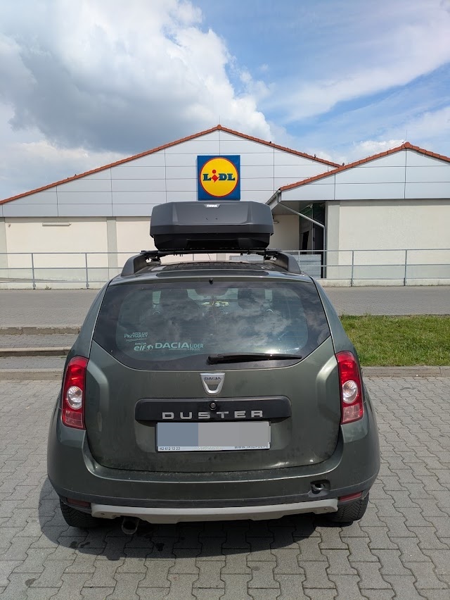 Montaż Thule Force 3 S i Aguri Prestige PS12 na Dacia Duster - Boxcars Łódź
